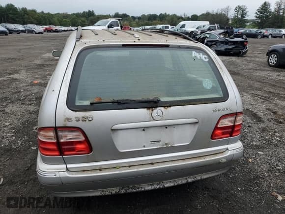 ✅ 2000 Mercedes-Benz E 320/430 4 Matic • VIN: WDBJH82J6YX039226 • Lot: 72559034. Listed on Copart with 213,680 mi. Free auction sales archive from the USA and detailed vehicle history report at DreamBid. Image 6.
