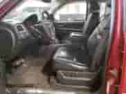 2013 Chevrolet Tahoe LTZ z VIN 1GNSKCE07DR373610, wystawiony jako Copart lot #67510235 z przebiegiem 157 323 mil mil oraz Czysty tytuł • Clean title. Historia ofert i sprzedaży dostępna na DreamBid. Obrazek 7.