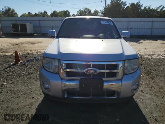 ✅ 2010 Ford Escape Limited • VIN: 1FMCU0E70AKB63952 • Lot: 72011635. Listed on Copart with 156,232 mi. Free auction sales archive from the USA and detailed vehicle history report at DreamBid. Image 5.