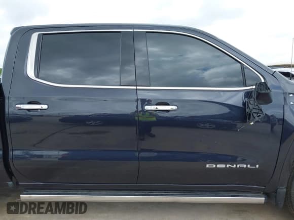 ✅ 2023 GMC Sierra 1500 Denali Ultimate • VIN: 1GTUUHEL6PZ295182 • Лот: 42497298. Опубликован ранее на IAAI с пробегом 18 401 миль. Бесплатный доступ к архиву аукционных продаж из США и подробный отчёт об истории автомобиля на DreamBid. Изображение 14.