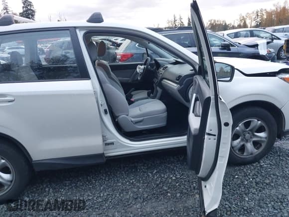 ✅ 2015 Subaru Forester 2.5i • VIN: JF2SJAAC2FH569318 • Lot: 43642043. Wystawiony na IAAI z przebiegiem 97 108 mil. Bezpłatny archiwum sprzedaży aukcyjnych z USA i szczegółowy raport historii pojazdu na DreamBid. Zdjęcie 5.