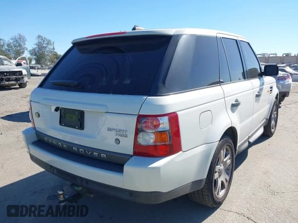 ✅ 2006 Land Rover Range Rover Sport HSE • VIN: SALSF25486A922350 • Lot: 43550702. Wystawiony na IAAI z przebiegiem 43 162 mil. Bezpłatny archiwum sprzedaży aukcyjnych z USA i szczegółowy raport historii pojazdu na DreamBid. Zdjęcie 4.