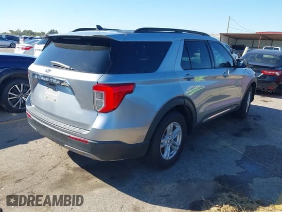 ✅ 2022 Ford Explorer XLT • VIN: 1FMSK7DH2NGA50873 • Lot: 43606419. Wystawiony na IAAI z przebiegiem 74 114 mil. Bezpłatny archiwum sprzedaży aukcyjnych z USA i szczegółowy raport historii pojazdu na DreamBid. Zdjęcie 4.