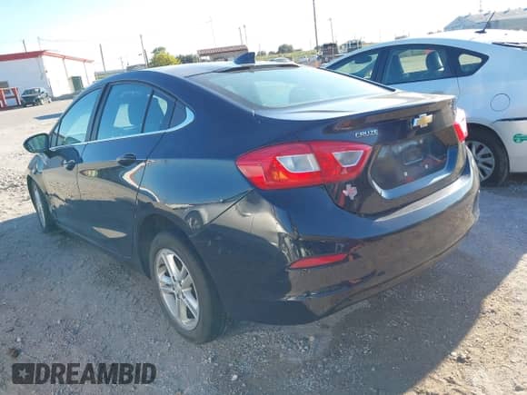 2016 Chevrolet Cruze LT z VIN 1G1BE5SM5G7301655, wystawiony jako IAAI lot #43610631 z przebiegiem Nie podano mil oraz . Historia ofert i sprzedaży dostępna na DreamBid. Obrazek 3.
