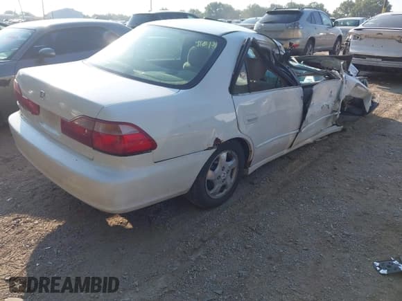 ✅ 1998 Honda Accord EX • VIN: 1HGCG565XWA015229 • Лот: 42998927. Опубликован ранее на IAAI с пробегом Не указан. Бесплатный доступ к архиву аукционных продаж из США и подробный отчёт об истории автомобиля на DreamBid. Изображение 4.