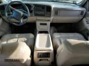 ✅ 2002 Chevrolet Suburban Z71 • VIN: 3GNFK16Z42G220151 • Лот: 44304335. Опубликован ранее на Copart с пробегом 223 194 миль. Бесплатный доступ к архиву аукционных продаж из США и подробный отчёт об истории автомобиля на DreamBid. Изображение 8.