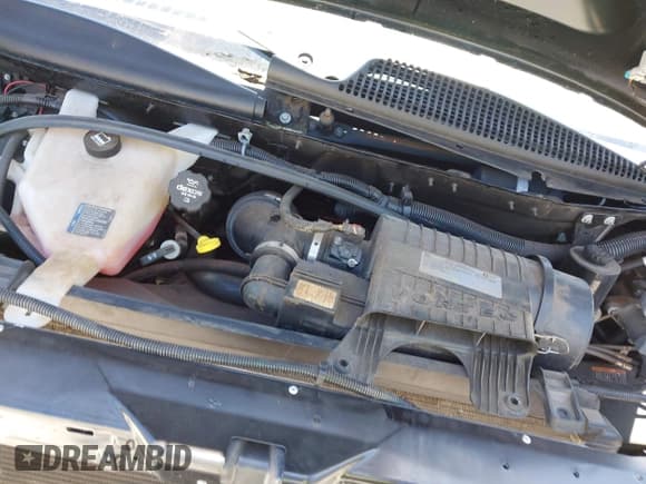 ✅ 2018 Chevrolet Express Passenger LT • VIN: 1GAZGPFG2J1320909 • Lot: 42332001. Wystawiony na IAAI z przebiegiem 89 732 mil. Bezpłatny archiwum sprzedaży aukcyjnych z USA i szczegółowy raport historii pojazdu na DreamBid. Zdjęcie 10.