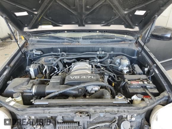 ✅ 2001 Toyota Sequoia Limited • VIN: 5TDZT38AX1S049430 • Лот: 70049025. Опубликован ранее на Copart с пробегом 315 199 миль. Бесплатный доступ к архиву аукционных продаж из США и подробный отчёт об истории автомобиля на DreamBid. Изображение 12.