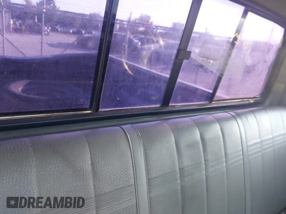 ✅ 1987 Ford F-150 • VIN: 1FTDF15Y4HLA37132 • Lot: 43105458. Wystawiony na IAAI z przebiegiem 83 735 mil. Bezpłatny archiwum sprzedaży aukcyjnych z USA i szczegółowy raport historii pojazdu na DreamBid. Zdjęcie 8.