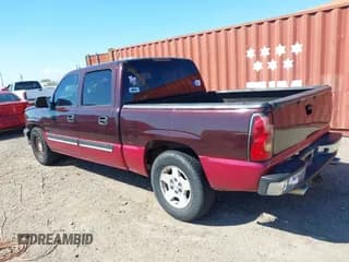 ✅ 2005 Chevrolet Silverado 1500 LS • VIN: 2GCEC13T251324703 • Lot: 43429951. Wystawiony na IAAI z przebiegiem 220 217 mil. Bezpłatny archiwum sprzedaży aukcyjnych z USA i szczegółowy raport historii pojazdu na DreamBid. Zdjęcie 3.
