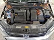 ✅ 2013 Volkswagen Jetta Hybrid • VIN: 3VW637AJXDM297084 • Lot: 93389015. Wystawiony na Copart z przebiegiem 93 786 mil. Bezpłatny archiwum sprzedaży aukcyjnych z USA i szczegółowy raport historii pojazdu na DreamBid. Zdjęcie 11.