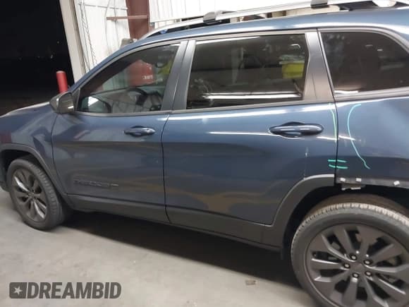✅ 2021 Jeep Cherokee Latitude Lux • VIN: 1C4PJLMX4MD235343 • Lot: 42517860. Wystawiony na IAAI z przebiegiem 37 585 mil. Bezpłatny archiwum sprzedaży aukcyjnych z USA i szczegółowy raport historii pojazdu na DreamBid. Zdjęcie 15.