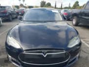 ✅ 2013 Tesla Model S • VIN: 5YJSA1DNXDFP06014 • Lot: 43763943. Wystawiony na IAAI z przebiegiem 161 183 mil. Bezpłatny archiwum sprzedaży aukcyjnych z USA i szczegółowy raport historii pojazdu na DreamBid. Zdjęcie 12.