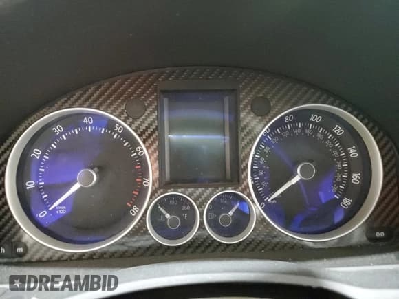 ✅ 2008 Volkswagen R32 • VIN: WVWKC71K08W098156 • Lot: 68373634. Listed on Copart with Not provided. Free auction sales archive from the USA and detailed vehicle history report at DreamBid. Image 9.