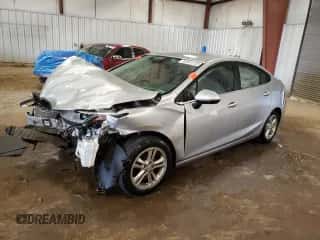 2018 Chevrolet Cruze LT с VIN 1G1BE5SMXJ7127122, выставлен на аукционе Copart как лот 53441135 с пробегом Не указан миль и Чистый • Clean title. История ставок и продаж доступна на DreamBid. Изображение 1.