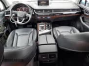 ✅ 2019 Audi Q7 Premium Plus • VIN: WA1LAAF75KD016012 • Лот: 81165455. Опубликован ранее на Copart с пробегом 71 637 миль. Бесплатный доступ к архиву аукционных продаж из США и подробный отчёт об истории автомобиля на DreamBid. Изображение 8.