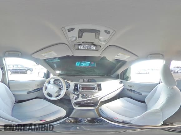 ✅ 2013 Toyota Sienna LE • VIN: 5TDKK3DC3DS293176 • Lot: 82437005. Wystawiony na Copart z przebiegiem 166 805 mil. Bezpłatny archiwum sprzedaży aukcyjnych z USA i szczegółowy raport historii pojazdu na DreamBid. Zdjęcie 15.