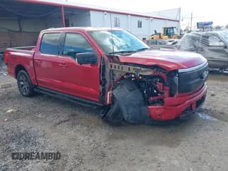 ✅ 2024 Ford F-150 Lightning Flash • VIN: 1FT6W3L7XRWG02773 • Lot: 42266067. Wystawiony na IAAI z przebiegiem 7 256 mil. Bezpłatny archiwum sprzedaży aukcyjnych z USA i szczegółowy raport historii pojazdu na DreamBid. Zdjęcie 1.