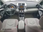 ✅ 2008 Toyota RAV4 • VIN: JTMBK33VX86045211 • Лот: 94819945. Опубликован ранее на Copart с пробегом 176 156 миль. Бесплатный доступ к архиву аукционных продаж из США и подробный отчёт об истории автомобиля на DreamBid. Изображение 8.