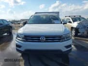 ✅ 2020 Volkswagen Tiguan S • VIN: 3VV0B7AX7LM124283 • Lot: 43319327. Wystawiony na IAAI z przebiegiem 55 301 mil. Bezpłatny archiwum sprzedaży aukcyjnych z USA i szczegółowy raport historii pojazdu na DreamBid. Zdjęcie 13.