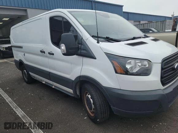 ✅ 2019 Ford Transit • VIN: 1FTYE1YMXKKB86963 • Lot: 43926074. Wystawiony na IAAI z przebiegiem 114 446 mil. Bezpłatny archiwum sprzedaży aukcyjnych z USA i szczegółowy raport historii pojazdu na DreamBid. Zdjęcie 4.