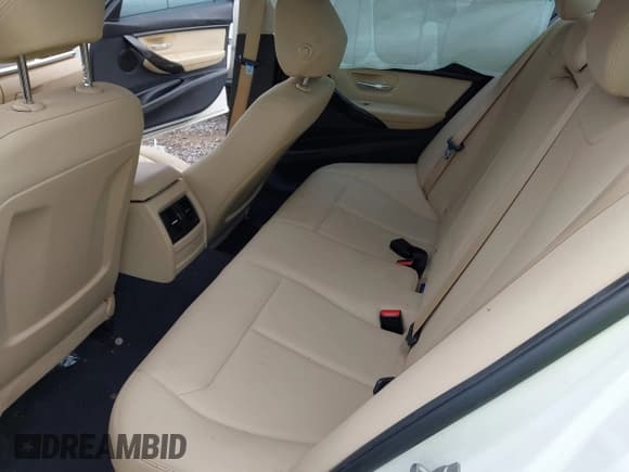 ✅ 2017 BMW 3 Series 320i xDrive • VIN: WBA8E5G39HNU43504 • Лот: 42678827. Опубликован ранее на IAAI с пробегом 71 944 миль. Бесплатный доступ к архиву аукционных продаж из США и подробный отчёт об истории автомобиля на DreamBid. Изображение 8.