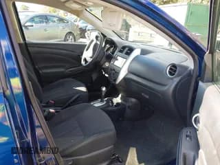 ✅ 2019 Nissan Versa SV • VIN: 3N1CN7AP8KL807412 • Лот: 43549492. Опубликован ранее на IAAI с пробегом Не указан. Бесплатный доступ к архиву аукционных продаж из США и подробный отчёт об истории автомобиля на DreamBid. Изображение 5.