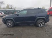 ✅ 2014 Jeep Cherokee Trailhawk • VIN: 1C4PJMBB5EW120432 • Lot: 41973114. Wystawiony na IAAI z przebiegiem 88 795 mil. Bezpłatny archiwum sprzedaży aukcyjnych z USA i szczegółowy raport historii pojazdu na DreamBid. Zdjęcie 14.