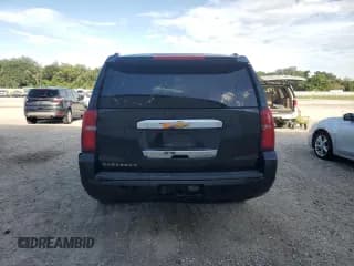 ✅ 2019 Chevrolet Suburban LS • VIN: 1GNSCGKCXKR341184 • Lot: 68689884. Wystawiony na Copart z przebiegiem 244 422 mil. Bezpłatny archiwum sprzedaży aukcyjnych z USA i szczegółowy raport historii pojazdu na DreamBid. Zdjęcie 6.