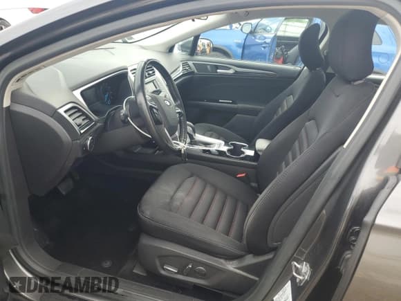 ✅ 2015 Ford Fusion SE • VIN: 3FA6P0H7XFR221823 • Lot: 55812945. Wystawiony na Copart z przebiegiem 144 407 mil. Bezpłatny archiwum sprzedaży aukcyjnych z USA i szczegółowy raport historii pojazdu na DreamBid. Zdjęcie 7.