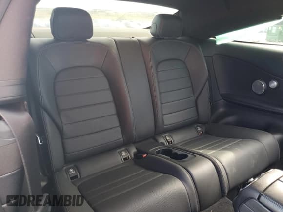 ✅ 2019 Mercedes-Benz C 300 • VIN: WDDWJ8DBXKF851892 • Lot: 69609095. Wystawiony na Copart z przebiegiem 71 272 mil. Bezpłatny archiwum sprzedaży aukcyjnych z USA i szczegółowy raport historii pojazdu na DreamBid. Zdjęcie 10.