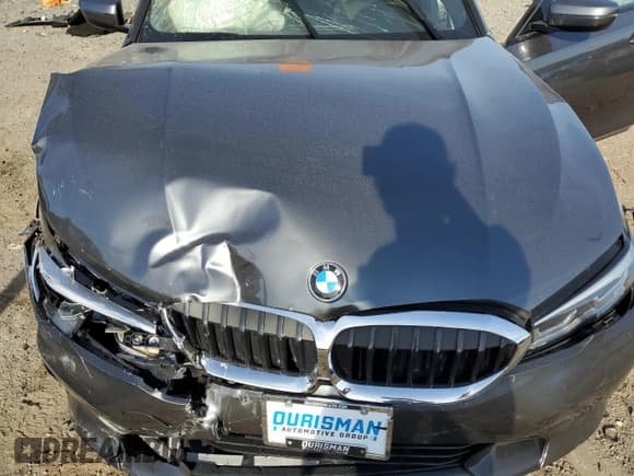 ✅ 2022 BMW 3 Series 330i xDrive • VIN: 3MW5R7J07N8C61526 • Lot: 84838055. Wystawiony na Copart z przebiegiem Nie podano. Bezpłatny archiwum sprzedaży aukcyjnych z USA i szczegółowy raport historii pojazdu na DreamBid. Zdjęcie 11.