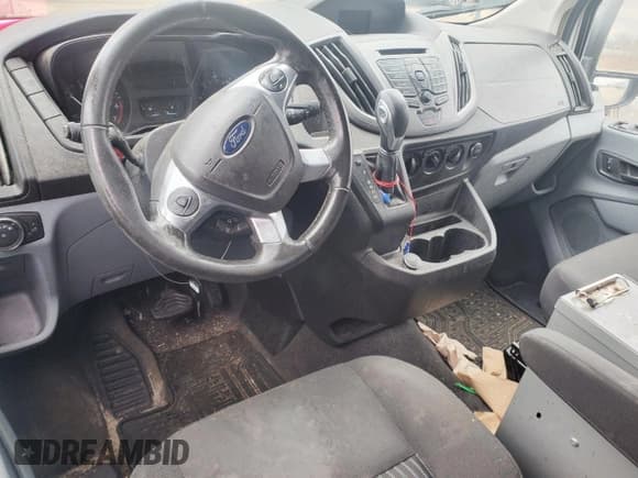 ✅ 2018 Ford Transit • VIN: 1FTYR1YG9JKB52090 • Lot: 42136977. Wystawiony na IAAI z przebiegiem 110 274 mil. Bezpłatny archiwum sprzedaży aukcyjnych z USA i szczegółowy raport historii pojazdu na DreamBid. Zdjęcie 1.