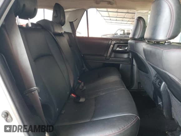 ✅ 2022 Toyota 4Runner TRD Off Road Premium • VIN: JTERU5JR5N6026468 • Lot: 68883965. Wystawiony na Copart z przebiegiem 74 293 mil. Bezpłatny archiwum sprzedaży aukcyjnych z USA i szczegółowy raport historii pojazdu na DreamBid. Zdjęcie 11.