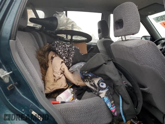 ✅ 1997 Honda CR-V • VIN: JHLRD185XVC065142 • Lot: 92723575. Wystawiony na Copart z przebiegiem 160 358 mil. Bezpłatny archiwum sprzedaży aukcyjnych z USA i szczegółowy raport historii pojazdu na DreamBid. Zdjęcie 11.