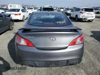 2010 Hyundai Genesis Coupe Premium с VIN KMHHT6KD9AU011744, выставлен на аукционе Copart как лот 44920725 с пробегом 162 138 миль миль и Списание • Salvage title. История ставок и продаж доступна на DreamBid. Изображение 6.