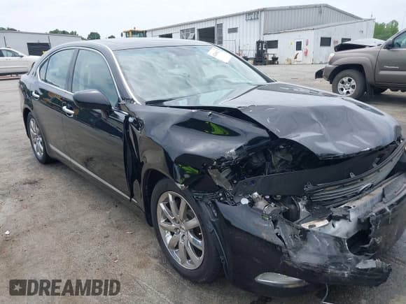 ✅ 2008 Lexus LS 460 • VIN: JTHBL46F385074108 • Lot: 42418627. Listed on IAAI with 200,556 mi. Free auction sales archive from the USA and detailed vehicle history report at DreamBid. Image 1.