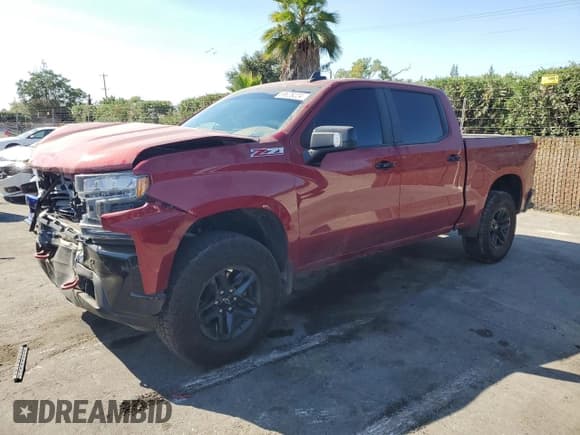 ✅ 2019 Chevrolet Silverado 1500 LT Trail Boss • VIN: 1GCPYFED8KZ132590 • Lot: 69626224. Wystawiony na Copart z przebiegiem 31 830 mil. Bezpłatny archiwum sprzedaży aukcyjnych z USA i szczegółowy raport historii pojazdu na DreamBid. Zdjęcie 1.