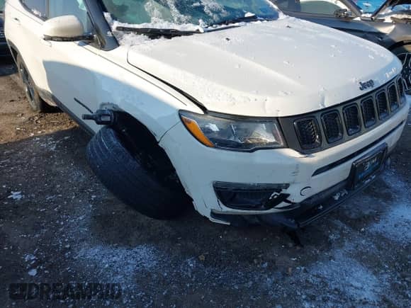 2020 Jeep Compass Latitude с VIN 3C4NJDBB8LT157310, выставлен на аукционе IAAI как лот 41410188 с пробегом Не указан миль и . История ставок и продаж доступна на DreamBid. Изображение 6.