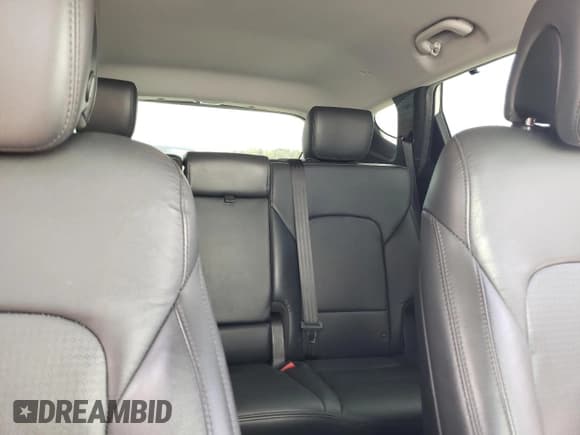 ✅ 2016 Hyundai Santa Fe • VIN: 5XYZU3LA8GG331687 • Лот: 80031665. Опубликован ранее на Copart с пробегом 128 214 миль. Бесплатный доступ к архиву аукционных продаж из США и подробный отчёт об истории автомобиля на DreamBid. Изображение 10.