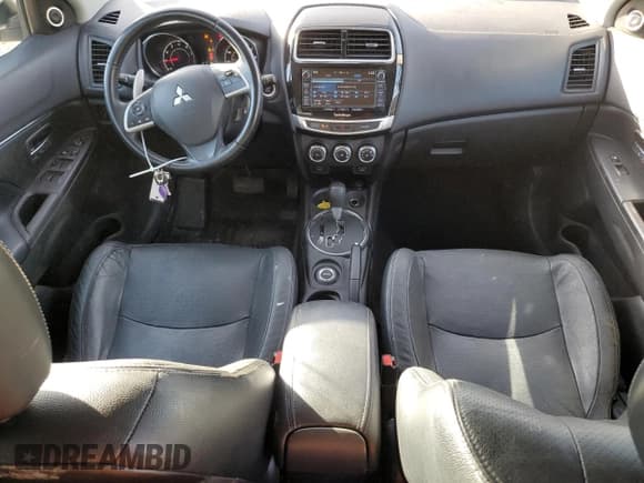 ✅ 2015 Mitsubishi Outlander SE • VIN: 4A4AR4AU0FE003732 • Lot: 90926375. Wystawiony na Copart z przebiegiem 144 889 mil. Bezpłatny archiwum sprzedaży aukcyjnych z USA i szczegółowy raport historii pojazdu na DreamBid. Zdjęcie 8.