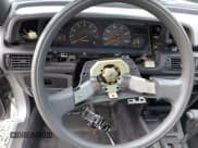 ✅ 1988 Toyota Camry LE • VIN: JT2SV22E9J3261621 • Lot: 42543098. Wystawiony na IAAI z przebiegiem 154 582 mil. Bezpłatny archiwum sprzedaży aukcyjnych z USA i szczegółowy raport historii pojazdu na DreamBid. Zdjęcie 17.