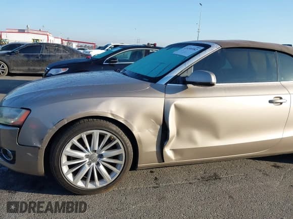 ✅ 2011 Audi A5 Premium Plus • VIN: WAUJFAFH4BN016209 • Lot: 43496582. Wystawiony na IAAI z przebiegiem 119 317 mil. Bezpłatny archiwum sprzedaży aukcyjnych z USA i szczegółowy raport historii pojazdu na DreamBid. Zdjęcie 6.