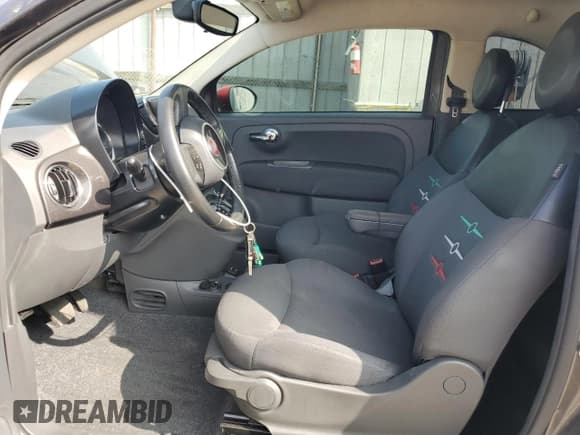 ✅ 2016 FIAT 500 Pop • VIN: 3C3CFFARXGT248513 • Lot: 82780765. Wystawiony na Copart z przebiegiem 130 988 mil. Bezpłatny archiwum sprzedaży aukcyjnych z USA i szczegółowy raport historii pojazdu na DreamBid. Zdjęcie 7.