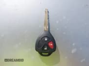 ✅ 2010 Toyota RAV4 • VIN: JTMBF4DV0AD023423 • Lot: 43184324. Wystawiony na IAAI z przebiegiem 101 898 mil. Bezpłatny archiwum sprzedaży aukcyjnych z USA i szczegółowy raport historii pojazdu na DreamBid. Zdjęcie 11.