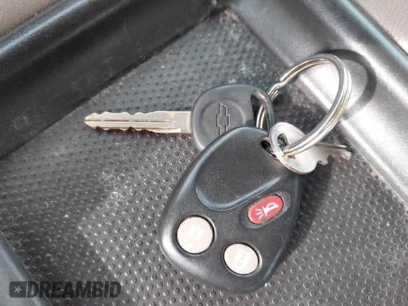 ✅ 2005 Chevrolet Avalanche Z66 • VIN: 3GNEC12Z15G228291 • Lot: 42082402. Listed on IAAI with 112,812 mi. Free auction sales archive from the USA and detailed vehicle history report at DreamBid. Image 11.