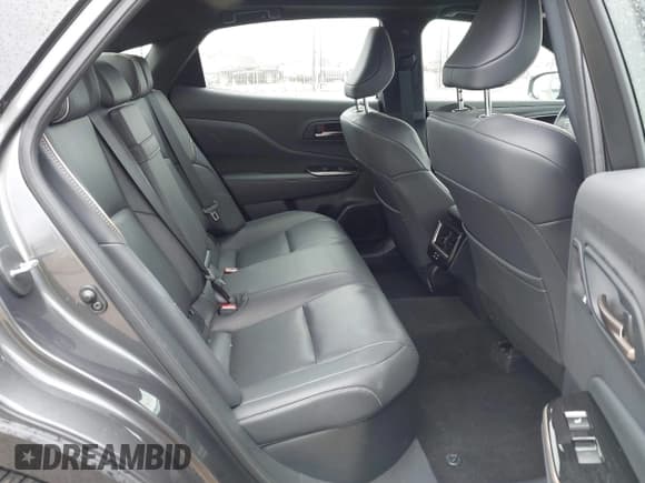 ✅ 2024 Toyota Crown XLE • VIN: JTDAAAAF5R3029757 • Lot: 41773356. Wystawiony na IAAI z przebiegiem 13 510 mil. Bezpłatny archiwum sprzedaży aukcyjnych z USA i szczegółowy raport historii pojazdu na DreamBid. Zdjęcie 8.