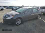 ✅ 2013 Hyundai Sonata GLS • VIN: 5NPEB4AC1DH584529 • Лот: 92196325. Опубликован ранее на Copart с пробегом 200 316 миль. Бесплатный доступ к архиву аукционных продаж из США и подробный отчёт об истории автомобиля на DreamBid. Изображение 1.