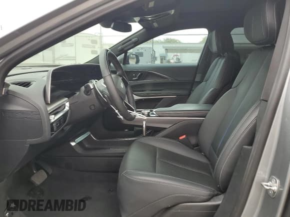 ✅ 2024 Cadillac LYRIQ Sport • VIN: 1GYKPVRL4RZ126721 • Lot: 81627075. Listed on Copart with 21,438 mi. Free auction sales archive from the USA and detailed vehicle history report at DreamBid. Image 7.