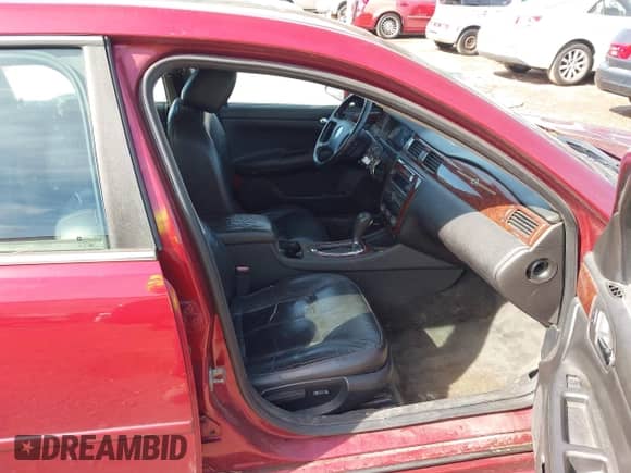 2011 Chevrolet Impala LT Fleet z VIN 2G1WG5EK6B1160218, wystawiony jako IAAI lot #43503461 z przebiegiem 239 872 mil mil oraz . Historia ofert i sprzedaży dostępna na DreamBid. Obrazek 5.